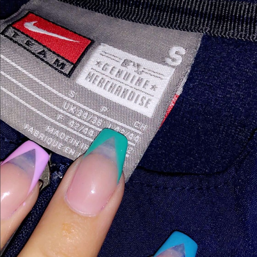 Nike jacket - Picture 2 of 2